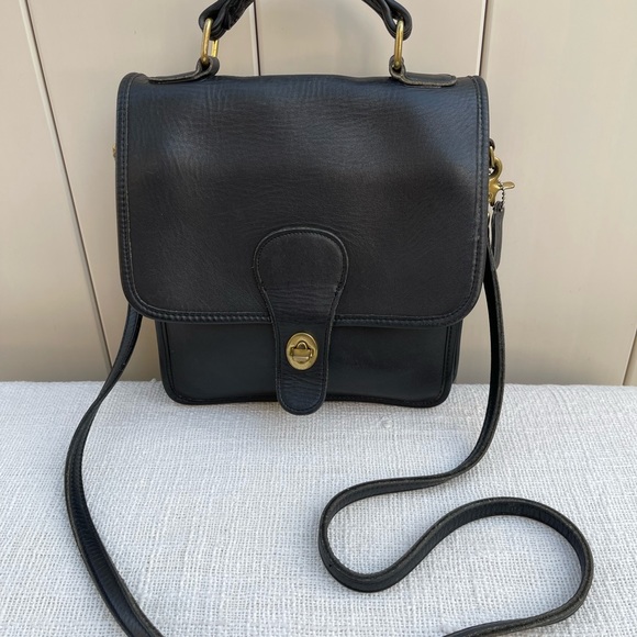 COACH VINTAGE STATION BLACK LEATHER CROSSBODY - Picture 9 of 13